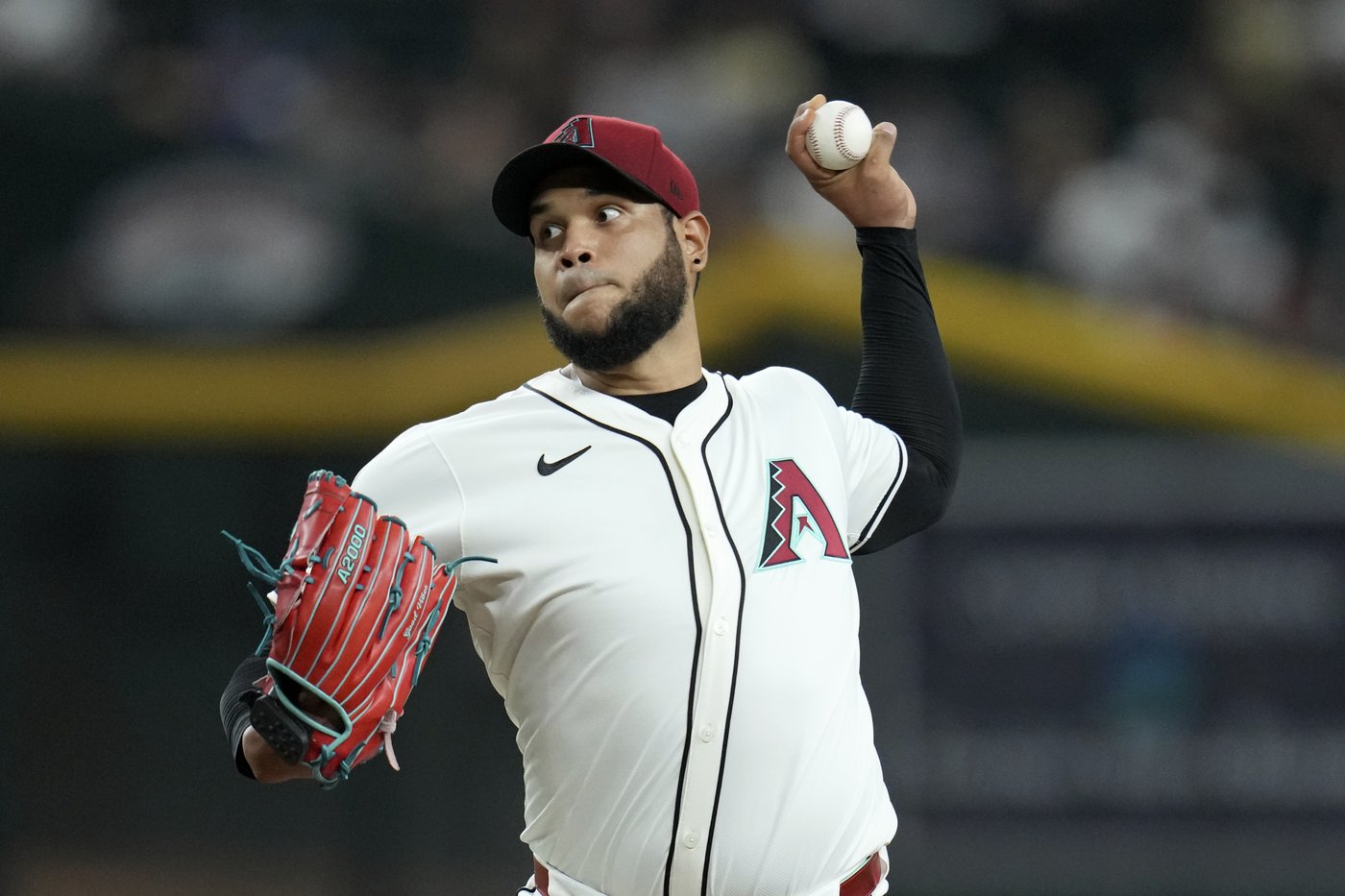 Valdez stretches winning streak to 10, Astros rally to beat Diamondbacks 3-1 | iNFOnews.ca