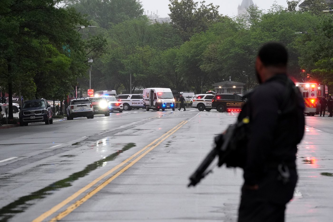 Suspect dead after opening fire near White House security checkpoint, Secret Service says | iNFOnews.ca