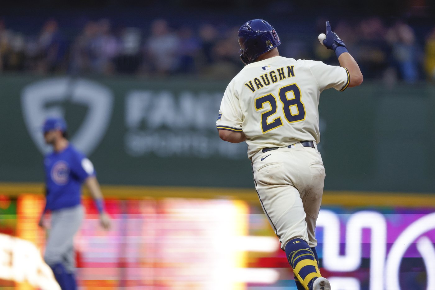 Brewers hit 3 HRs in 8-4 win over Cubs, take top spot in NL Central | iNFOnews.ca Brewers hit 3 HRs in 8-4 win over Cubs, take top spot in NL Central | iNFOnews.ca