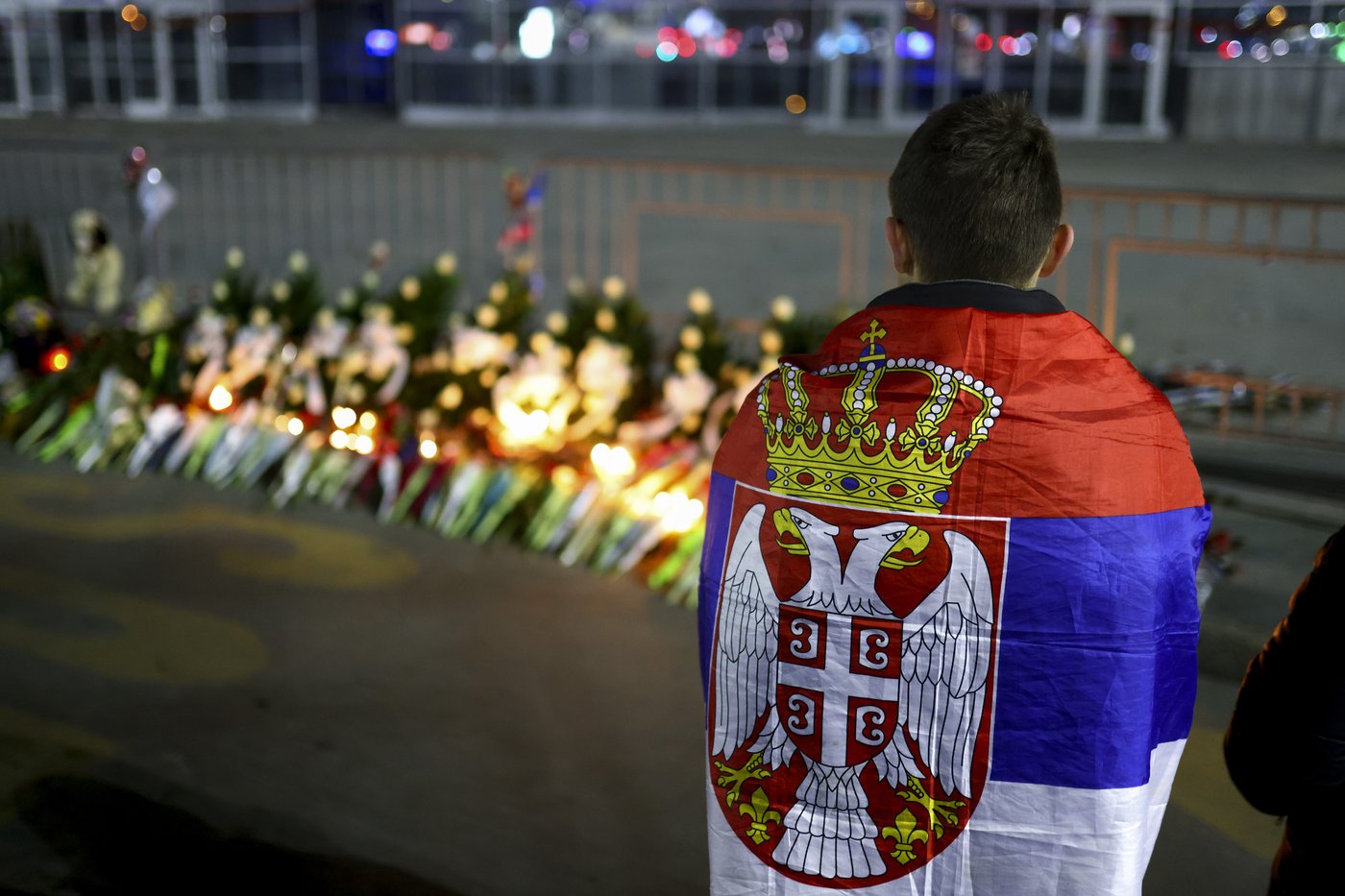 Serbia's students lead Danube bridge blockades as protest draws tens of thousands calling for change | iNFOnews.ca