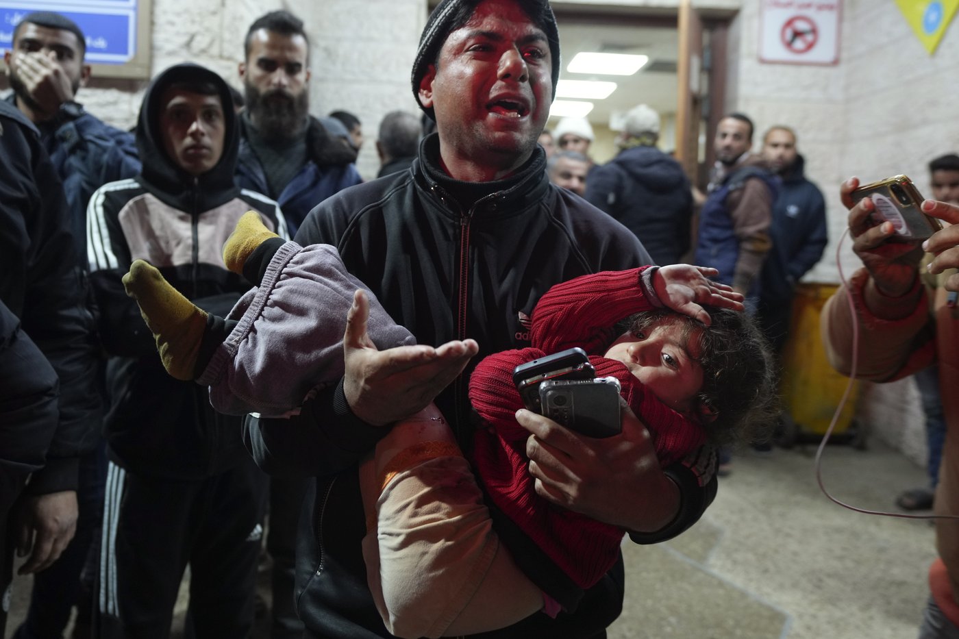 Israeli airstrikes in Gaza kill at least 21, hospital workers say, as talks underway | iNFOnews.ca