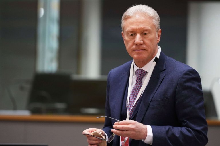 Lebanese government urges Hezbollah militant group to avoid getting involved if the US strikes Iran | iNFOnews.ca