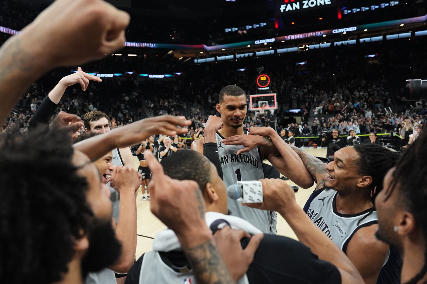Wembanyama leads Spurs by Suns to end 6-season playoff drought, stirring memories of historic run | iNFOnews.ca