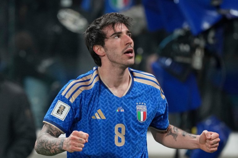 Tottenham signs Tonali from Newcastle for club-record fee to take summer spending to more than $300M | iNFOnews.ca