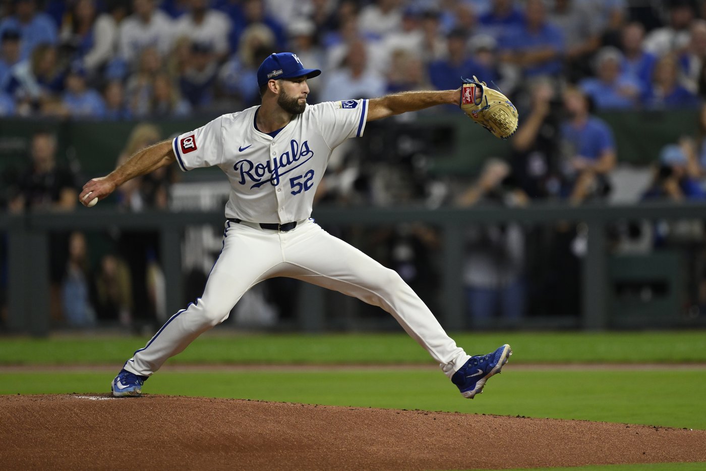 Royals sign RHP Michael Wacha to 3-year, $51 million deal with option for 2028, AP source says | iNFOnews.ca