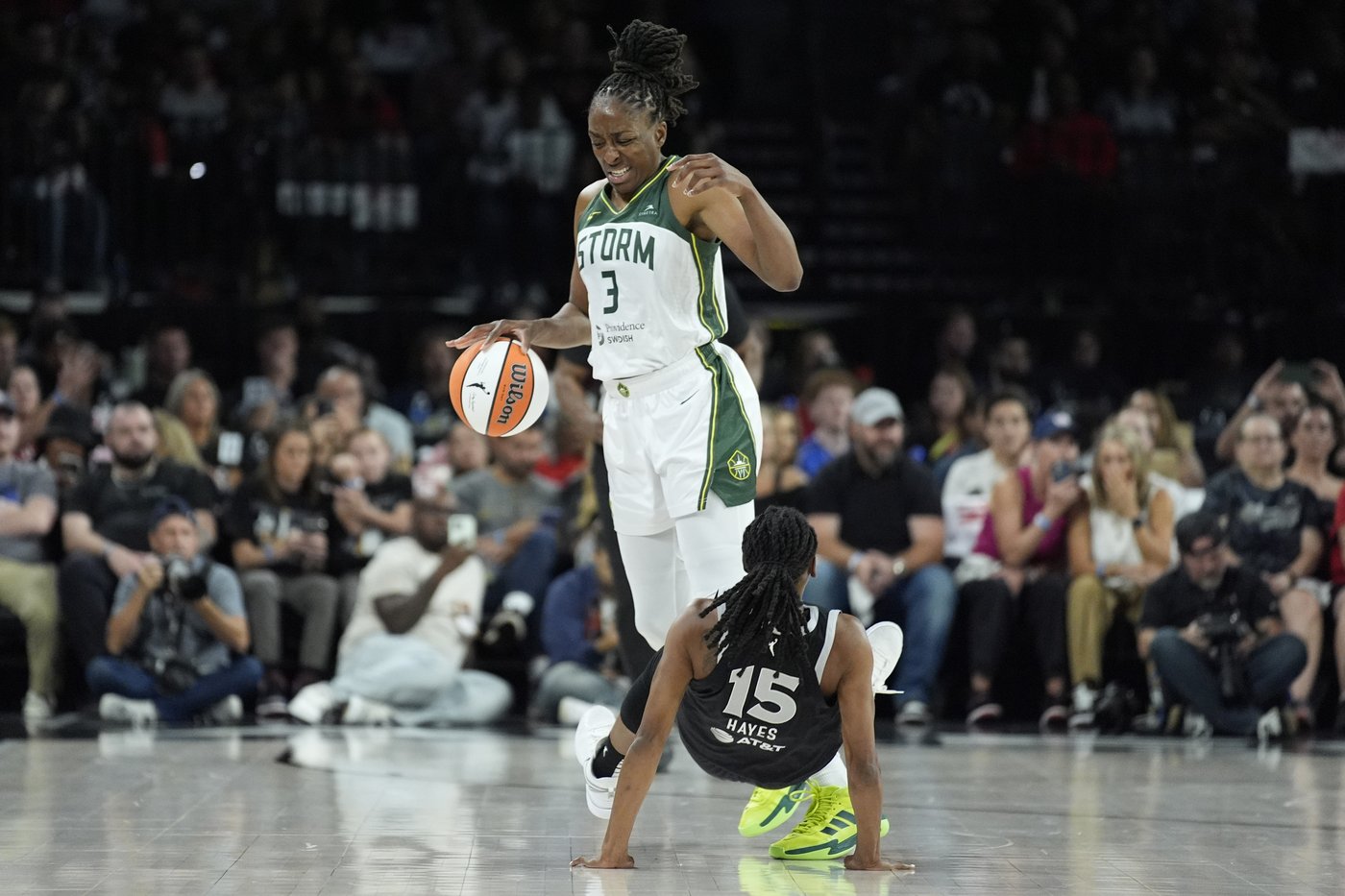 Aces close out Storm 83-76 and will make their sixth consecutive WNBA semifinal appearance | iNFOnews.ca