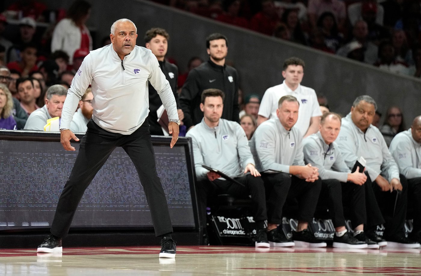 Kansas State fires basketball coach Jerome Tang, days after fans wore bags over heads | iNFOnews.ca