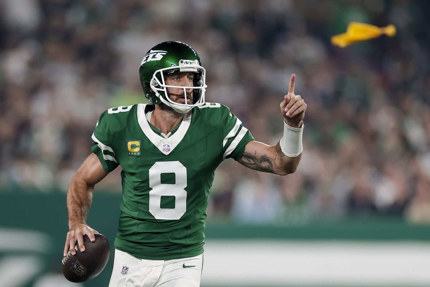 Jets' Aaron Rodgers returns to huge cheers for 1st home game since Achilles tendon injury last year | iNFOnews.ca