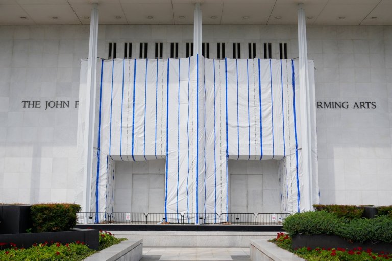 Judge questions why Kennedy Center is moving so quickly to return Trump's name to building | iNFOnews.ca