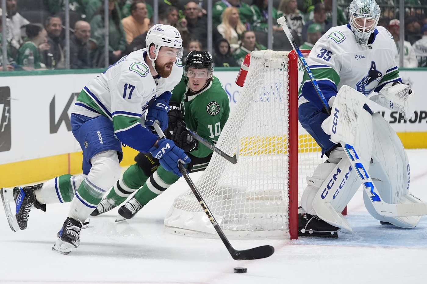 Jason Robertson and Roope Hintz get two goals, one assist each in Stars' 5-3 win over Canucks | iNFOnews.ca