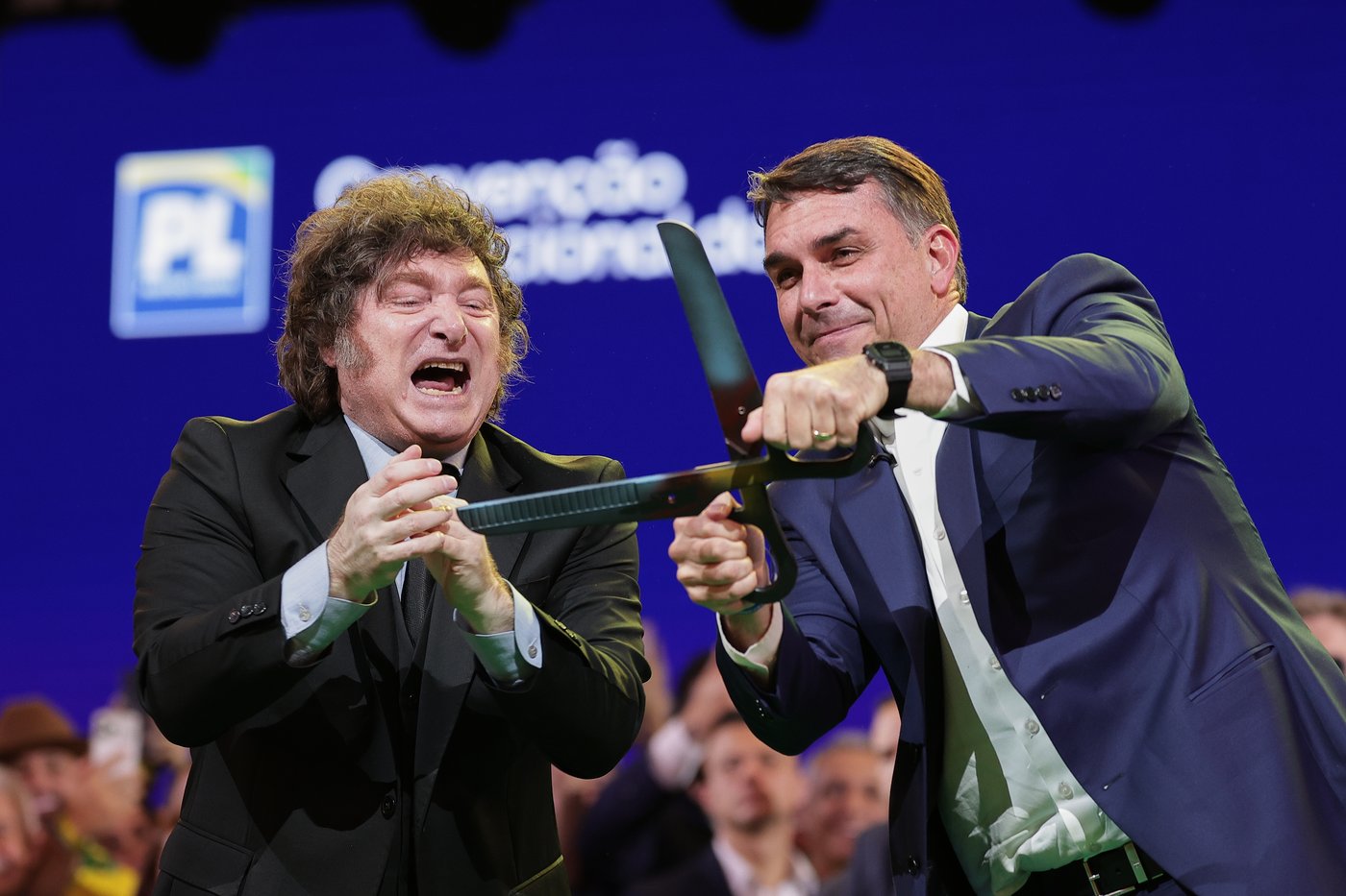 Tổng thống Milei cáo buộc 1 quốc gia tài trợ chiến dịch chống Argentina ở World Cup 1 Brazil recalls ambassador after Argentina's President Milei insults government officials | iNFOnews.ca