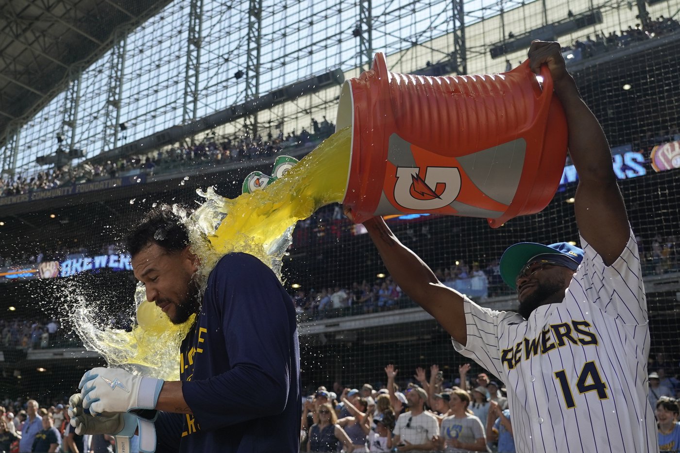 Perkins delivers winning hit as Brewers rally to beat Marlins 3-2 and avoid sweep | iNFOnews.ca Perkins delivers winning hit as Brewers rally to beat Marlins 3-2 and avoid sweep | iNFOnews.ca