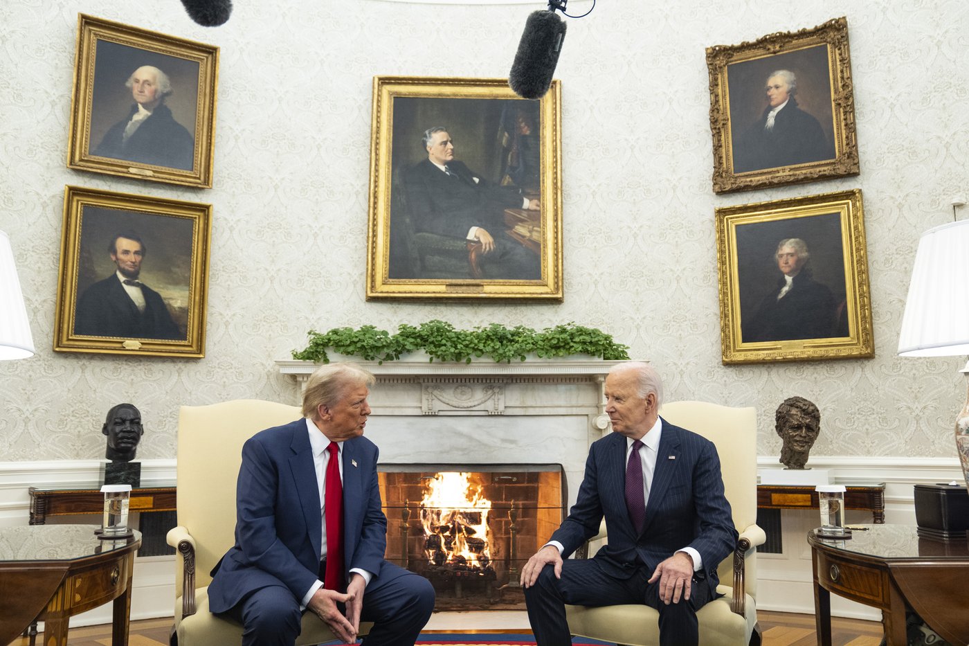 PHOTO COLLECTION: Trump Returns to Washington | iNFOnews.ca