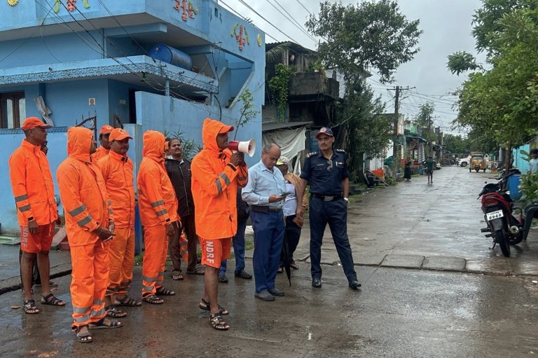 India closes schools and evacuates thousands as Cyclone Montha approaches | iNFOnews.ca India closes schools and evacuates thousands as Cyclone Montha approaches | iNFOnews.ca