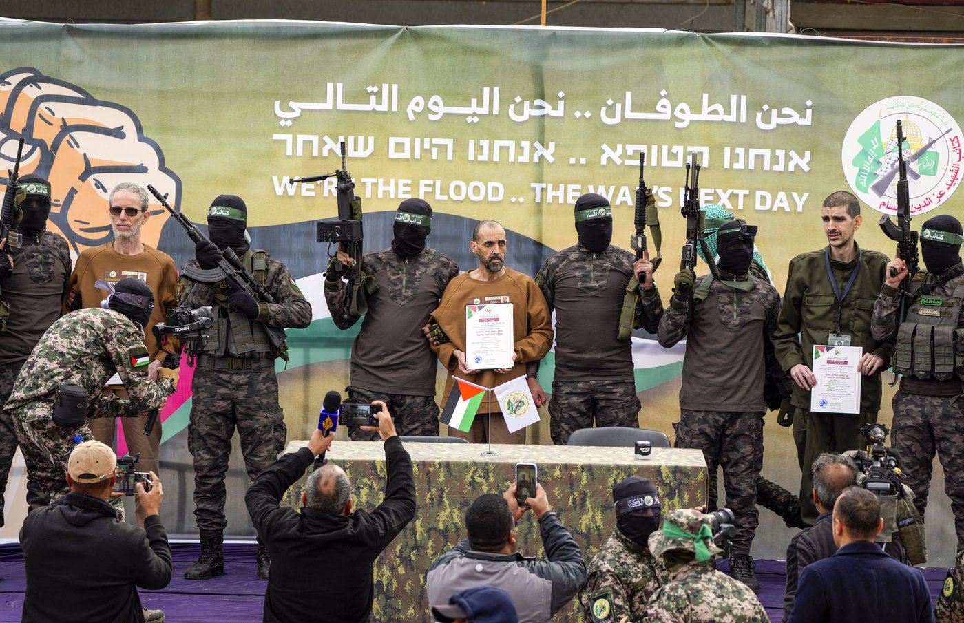 Hamas says it will delay the release of more hostages, putting Gaza ceasefire at risk | iNFOnews.ca