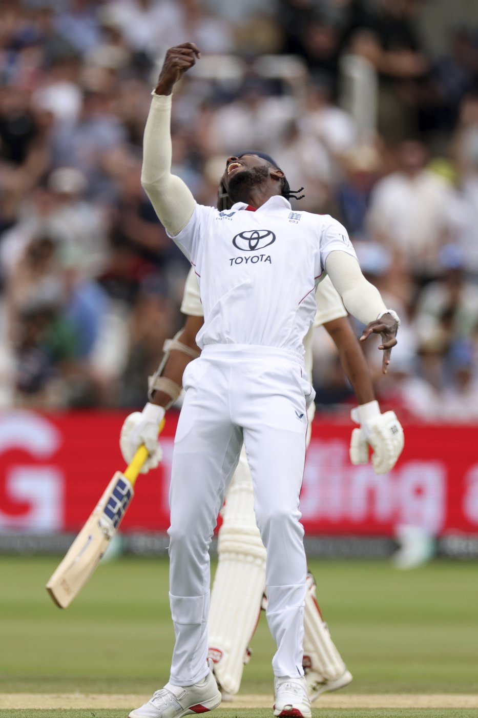 Jofra Archer's triumphant return helps England defeat India at Lord's | iNFOnews.ca