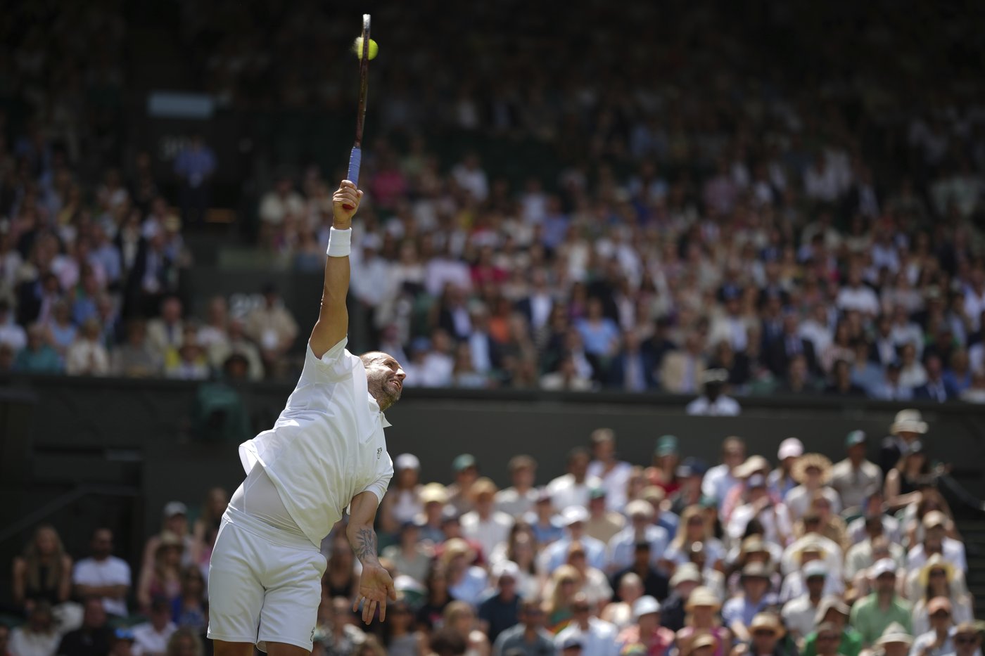 Djokovic sets another record at Wimbledon and jokes about sipping margaritas on beach with rivals | iNFOnews.ca