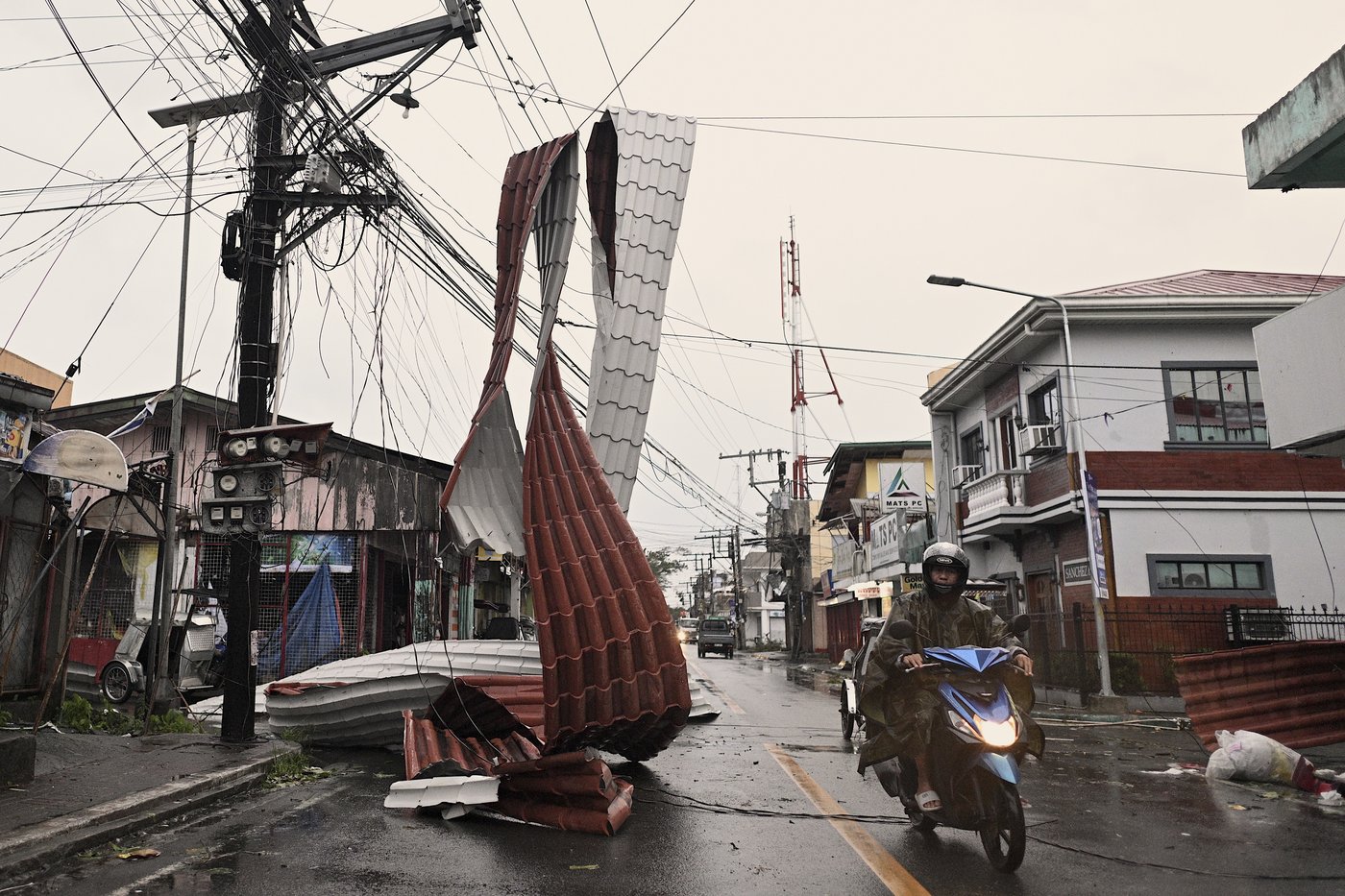 Typhoon Man-yi leaves 7 dead in Philippines and worsens crisis from back-to-back storms | iNFOnews.ca Typhoon Man-yi leaves 7 dead in Philippines and worsens crisis from back-to-back storms | iNFOnews.ca