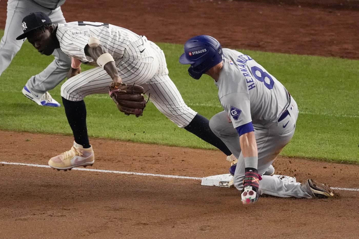 Yankees blow 5-run lead with epic defensive meltdown as Dodgers rally to clinch World Series | iNFOnews.ca Yankees blow 5-run lead with epic defensive meltdown as Dodgers rally to clinch World Series | iNFOnews.ca