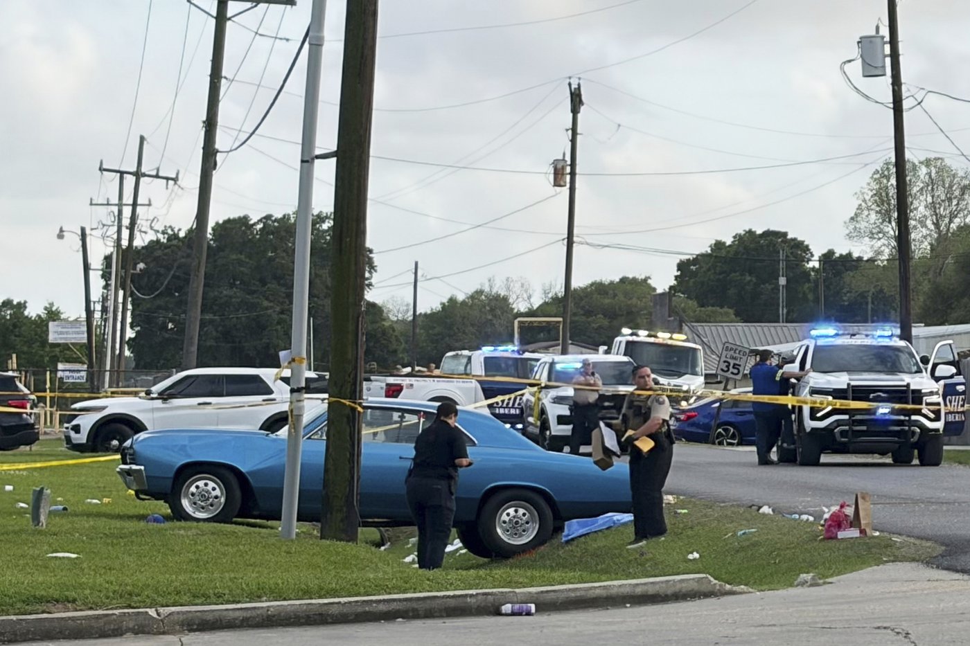 Vehicle hits revelers during Lao New Year celebration in Louisiana | iNFOnews.ca Vehicle hits revelers during Lao New Year celebration in Louisiana | iNFOnews.ca