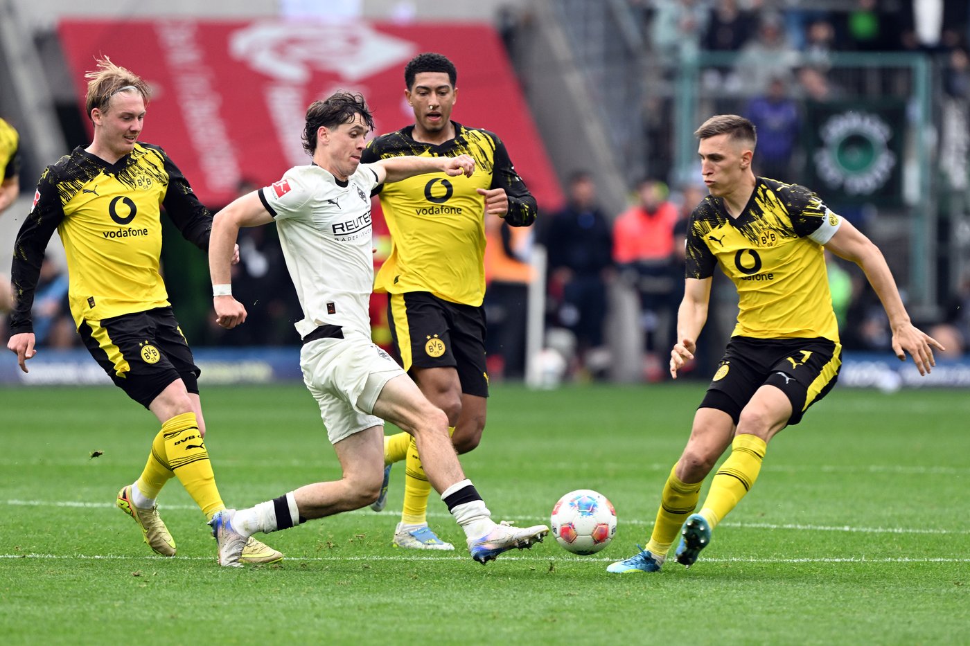 Wolfsburg leaves St. Pauli closer to Bundesliga relegation, Mainz and Gladbach are safe | iNFOnews.ca Wolfsburg leaves St. Pauli closer to Bundesliga relegation, Mainz and Gladbach are safe | iNFOnews.ca