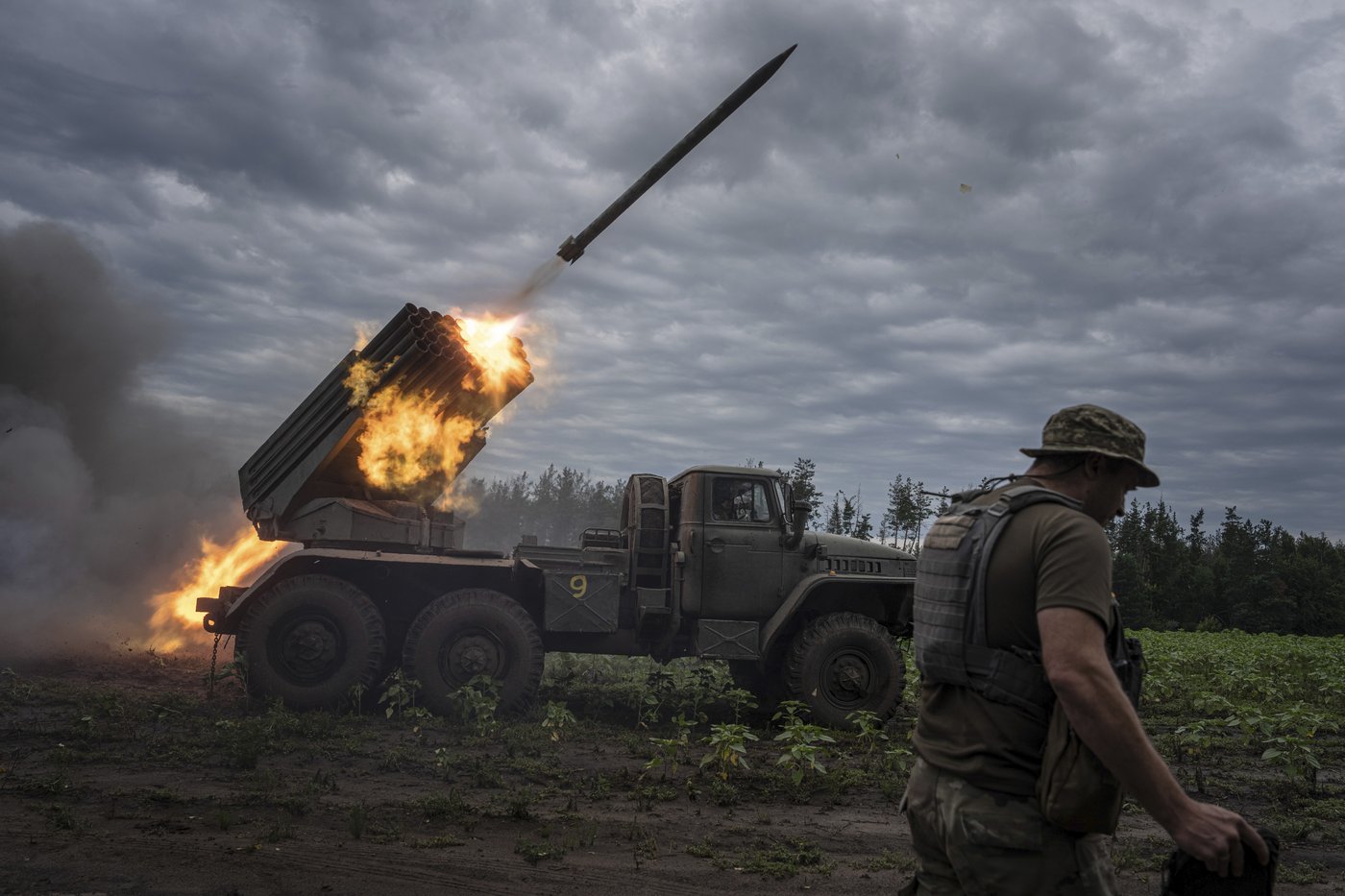 Russia grinds deeper into Ukraine after 1,000 days of grueling war | iNFOnews.ca
