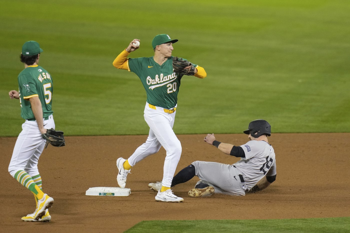 Judge hits major league-leading 54th homer, Stanton, Volpe also connect as Yankees pound A's 10-0 | iNFOnews.ca