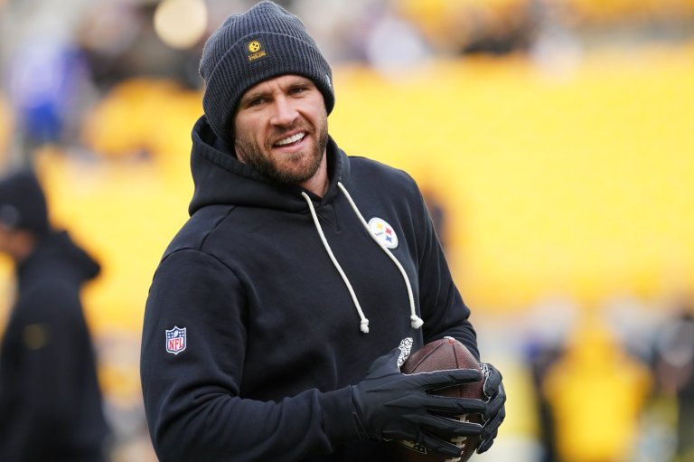 Steelers LB TJ Watt has surgery to repair a partially collapsed lung, older brother J.J. Watt says | iNFOnews.ca