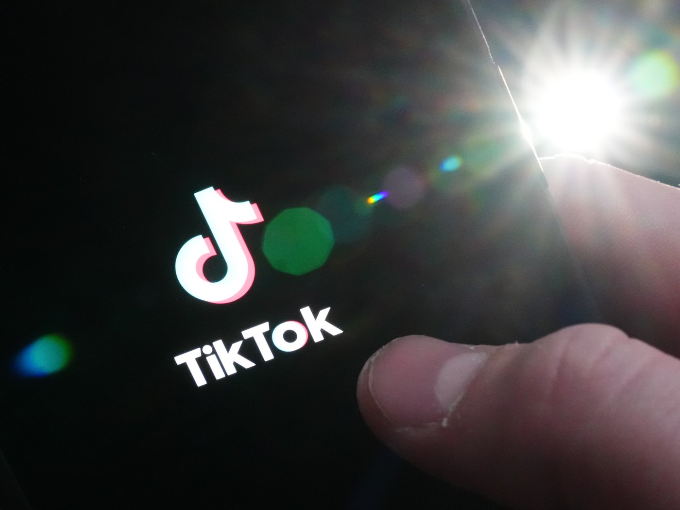Ottawa orders TikTok's Canadian arm to be dissolved over national security risks | iNFOnews.ca