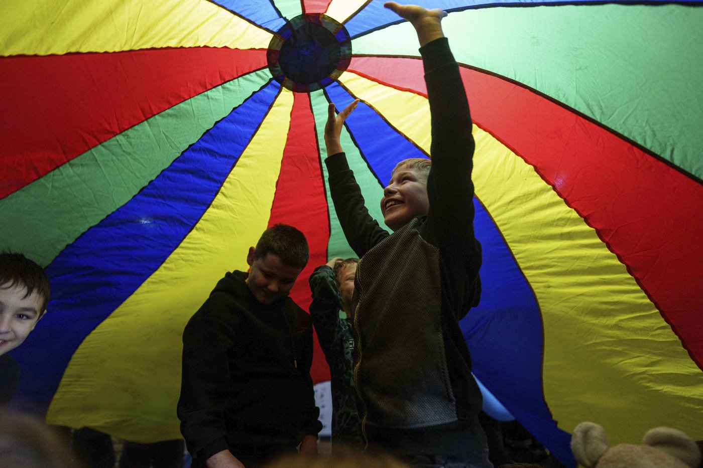 'Reindeer' volunteers bring holiday magic to Ukrainian children living on the frontlines | iNFOnews.ca