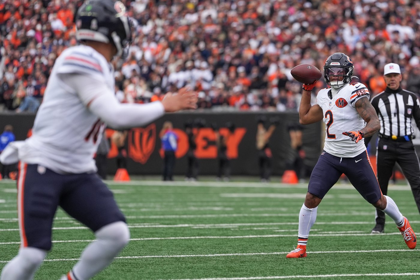 Caleb Williams has milestone game for a QB with 2 catches in Bears' thrilling win over Bengals | iNFOnews.ca