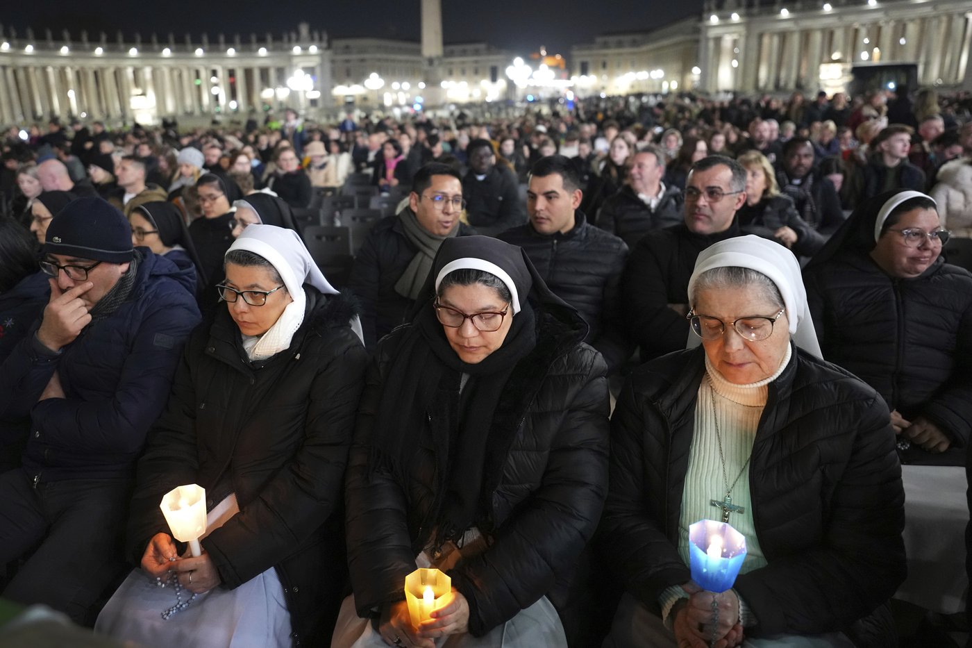 Pope had coughing fit, inhaled vomit and now requires assisted ventilation, Vatican says | iNFOnews.ca