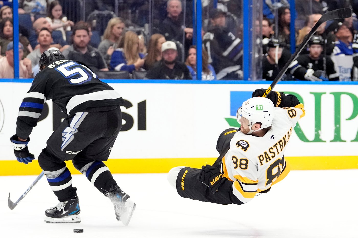 Lightning beat the Bruins 3-1 hours after securing a playoff spot | iNFOnews.ca Lightning beat the Bruins 3-1 hours after securing a playoff spot | iNFOnews.ca
