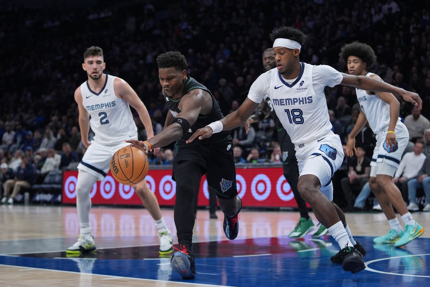 Anthony Edwards scores 41 as Timberwolves beat Grizzlies 117-110 for 4th straight win | iNFOnews.ca
