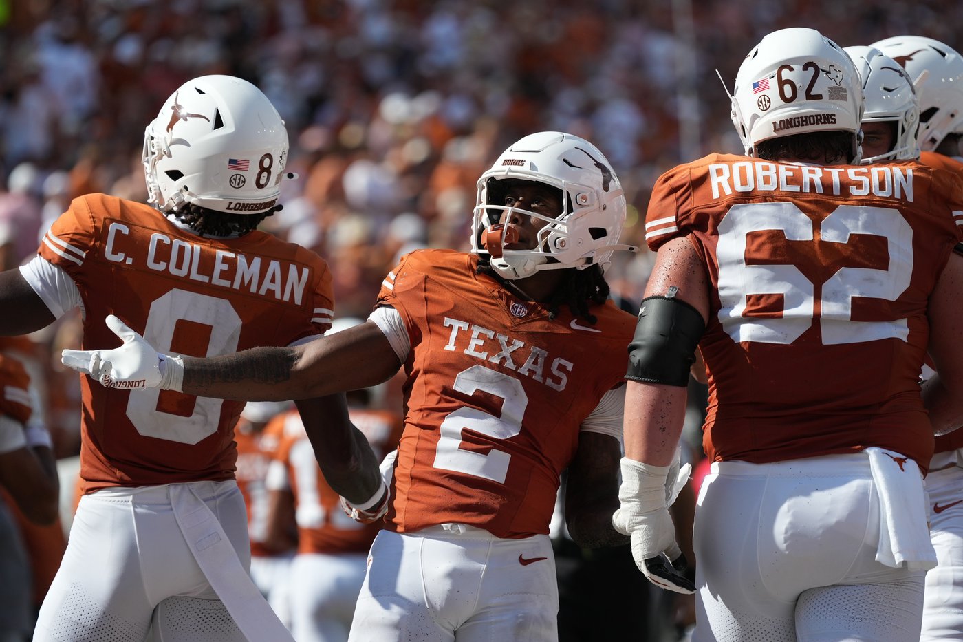 Texas transfers delivered the big plays for the Longhorns in their burnt orange debut | iNFOnews.ca