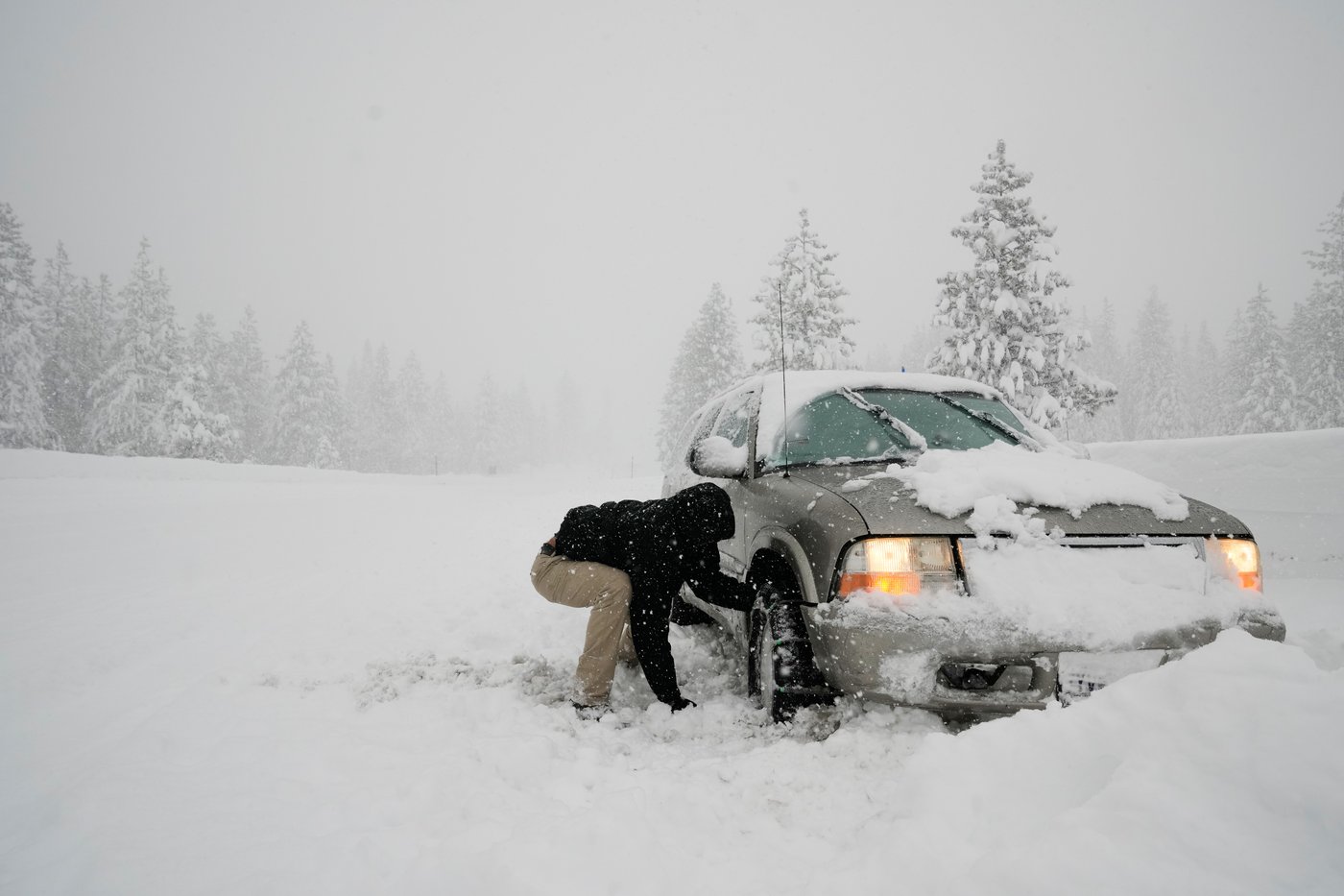 8 backcountry skiers found dead and 1 still missing after California avalanche | iNFOnews.ca