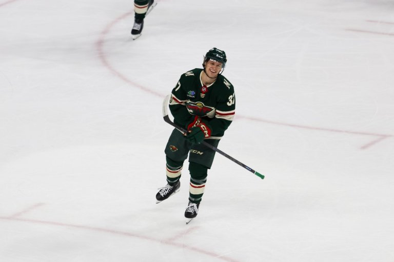 Wallstedt makes 35 saves for Wild in a 3-2 win over the Ducks in a playoff tuneup for both teams | iNFOnews.ca