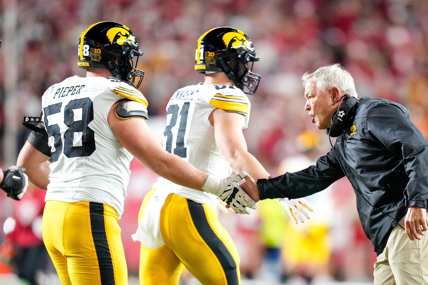 Williams, Gronowski and Moulton help Iowa run over Wisconsin 37-0 to keep Heartland Trophy | iNFOnews.ca Williams, Gronowski and Moulton help Iowa run over Wisconsin 37-0 to keep Heartland Trophy | iNFOnews.ca