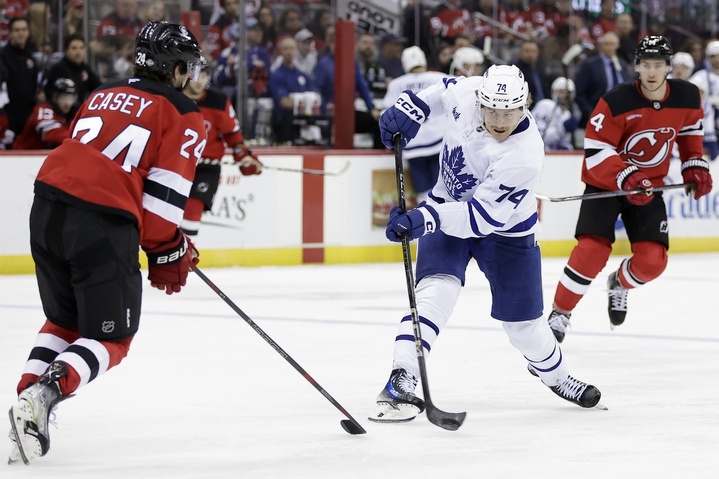 Lorentz and Hildeby lead the Maple Leafs to 4-2 win over the Devils | iNFOnews.ca