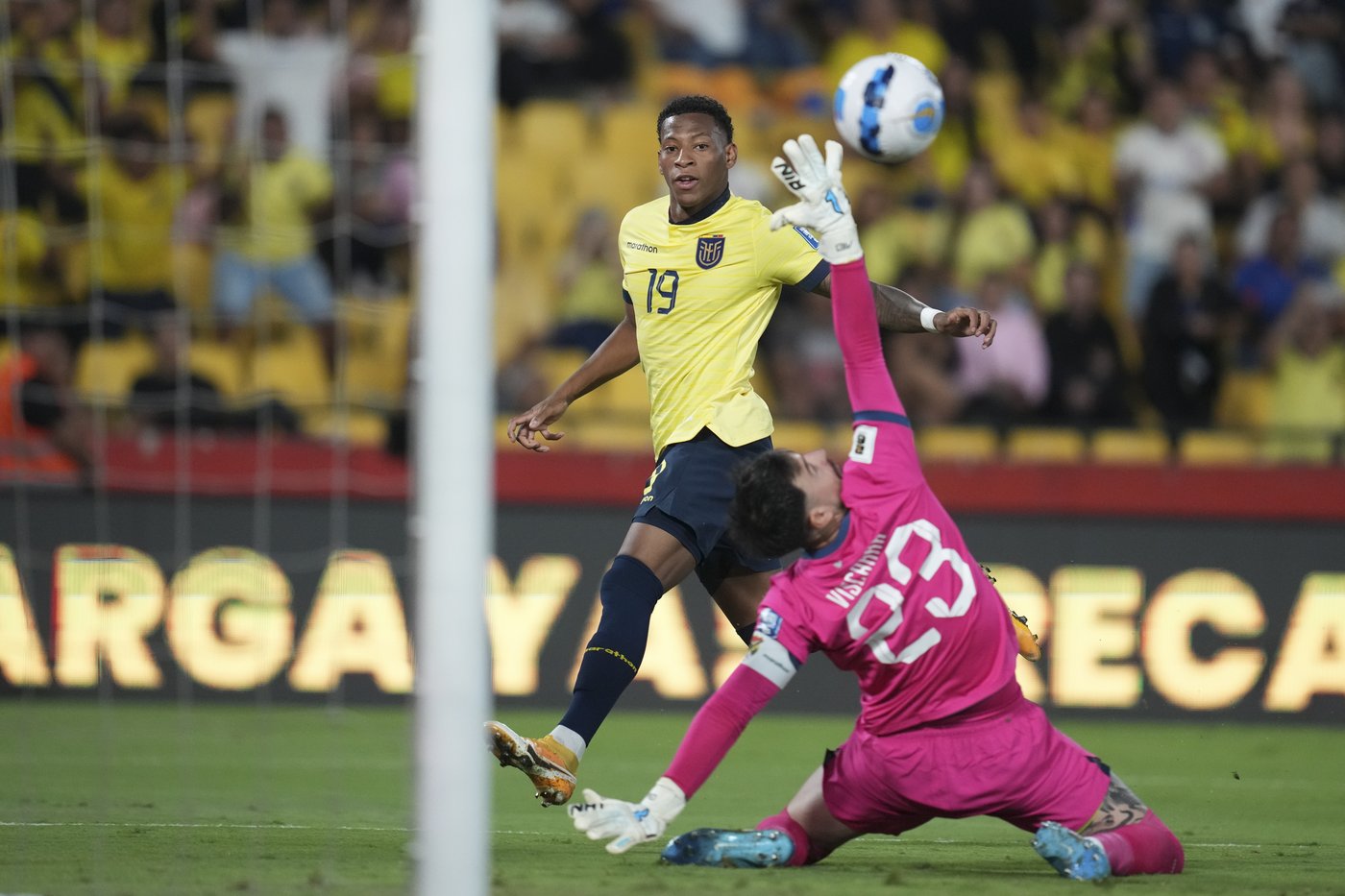 Messi, Vinicius have frustrating nights as Argentina loses and Brazil draws in World Cup qualifying | iNFOnews.ca