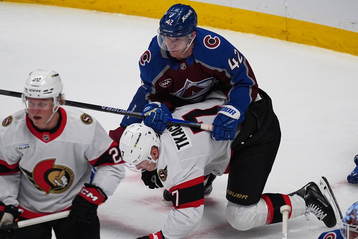 Avs defenseman Josh Manson has fight, 2 goals and 2 assists with dad watching | iNFOnews.ca