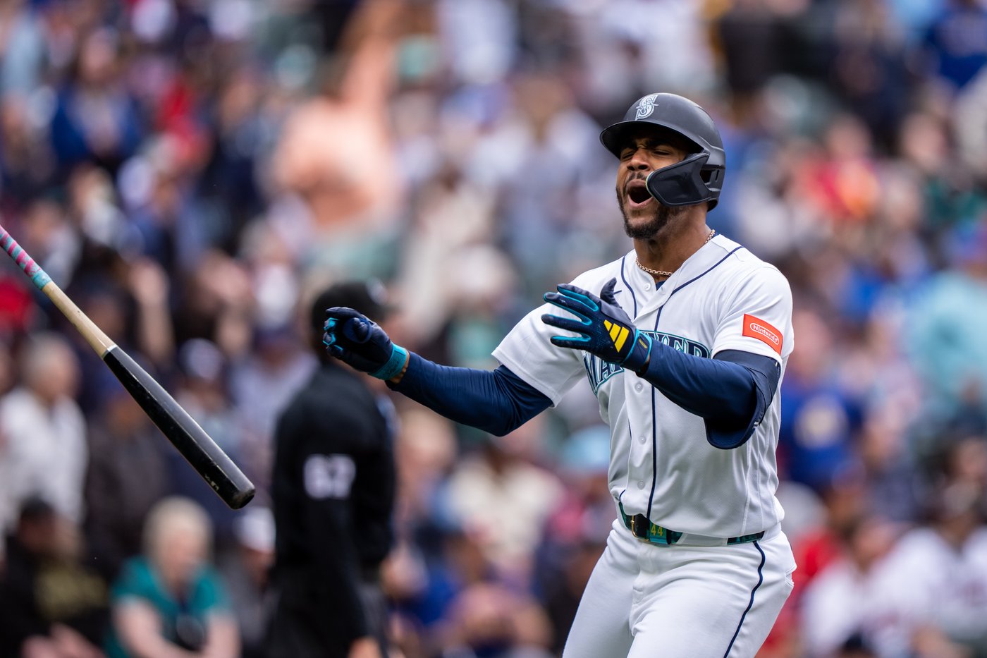 Woo strikes out 9 in 6 scoreless innings as Mariners beat Braves 3-1 | iNFOnews.ca