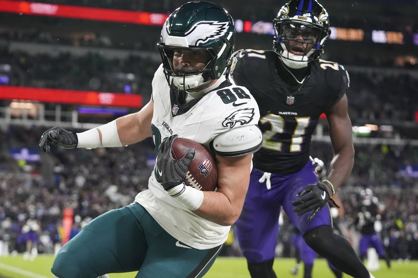Philadelphia defense, Tucker's misses help the Eagles to a 24-19 win in their showdown with Ravens | iNFOnews.ca