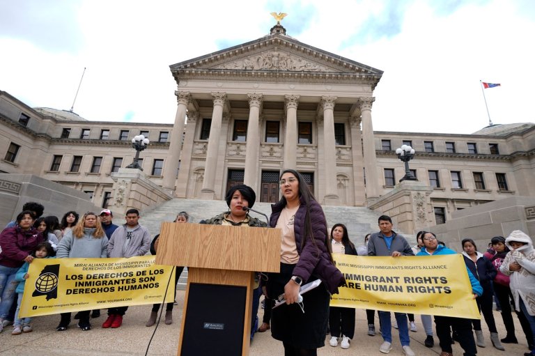 A new law could create a list of immigrants illegally living in Mississippi. Advocates are alarmed | iNFOnews.ca