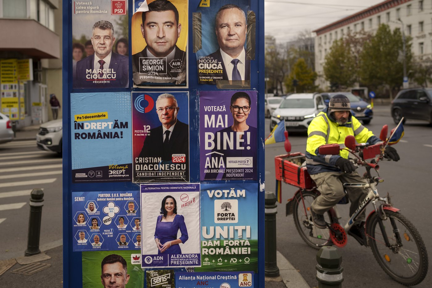 Romanians cast ballots in presidential race that could pit nationalist against leftist in a runoff | iNFOnews.ca