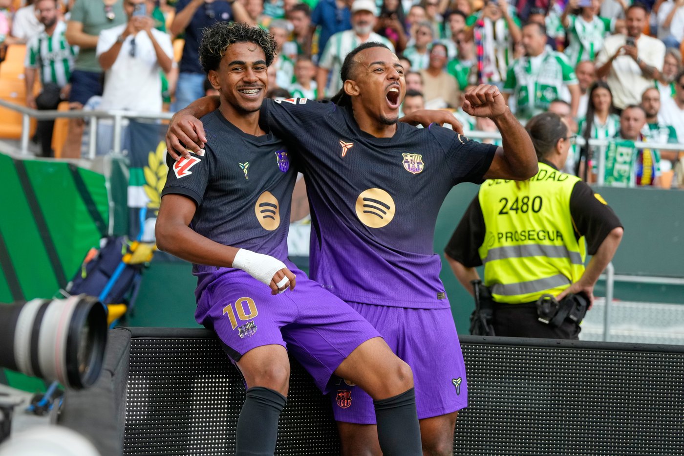Yamal takes center stage for ruthless Barcelona and PSG wins ahead of Champions League showdown | iNFOnews.ca Yamal takes center stage for ruthless Barcelona and PSG wins ahead of Champions League showdown | iNFOnews.ca