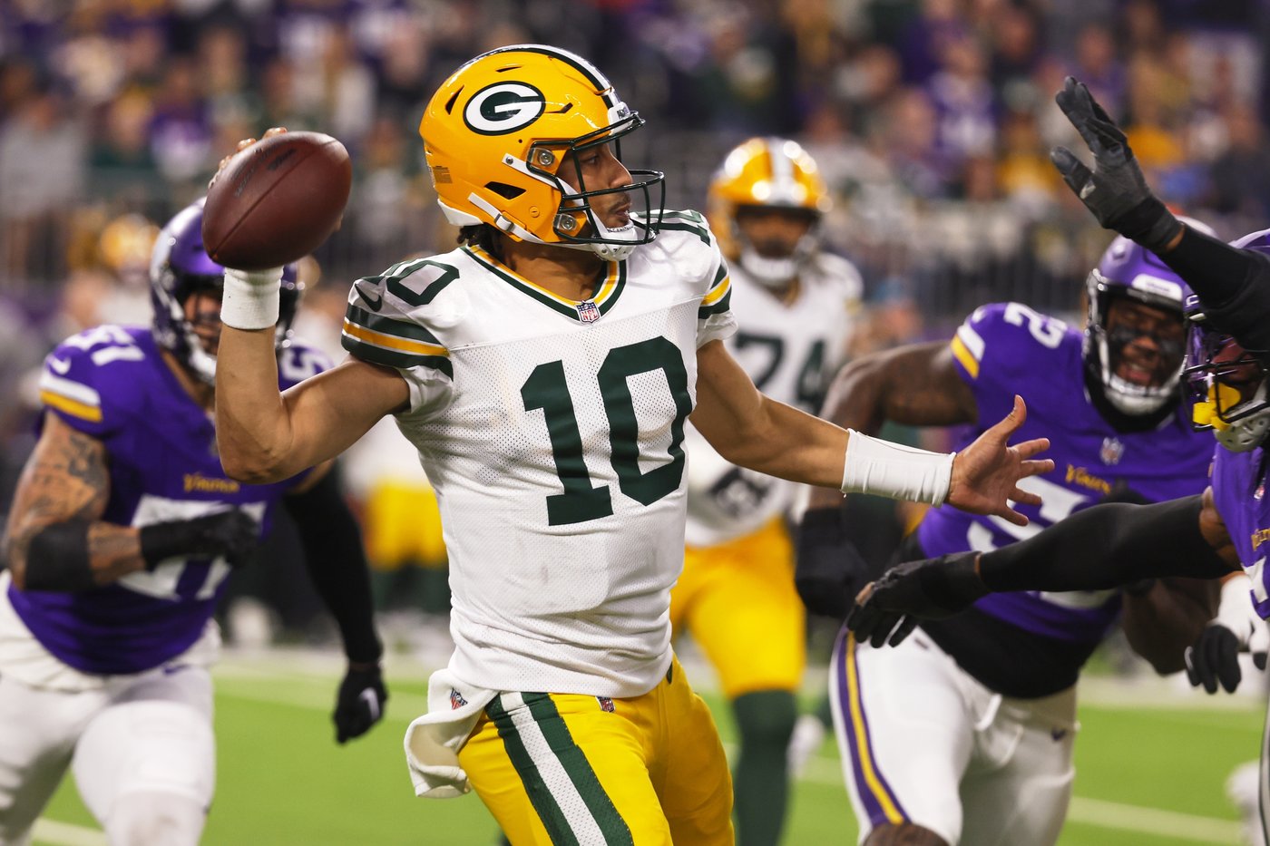 Darnold gives Vikings another gem with career-high 377 yards in 27-25 win over Packers | iNFOnews.ca