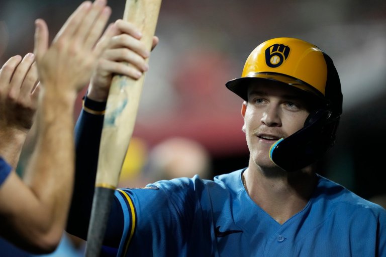 Pratt drives in 4 runs in the Brewers' 10-7 win over the Reds | iNFOnews.ca