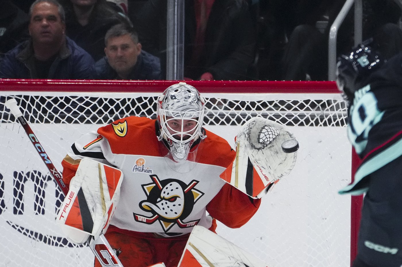 Ducks score 3 goals early in 2nd period and beat Kraken 6-4 for 3rd straight win | iNFOnews.ca