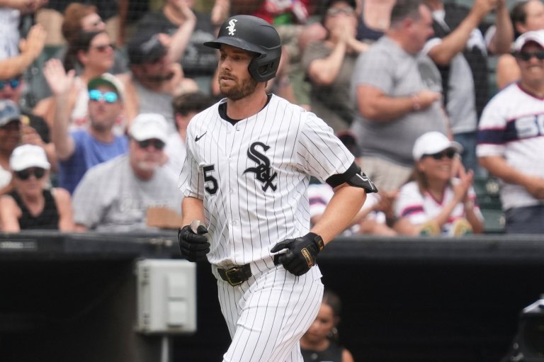 Outfielder Austin Slater signs with slumping Mets following his release from Marlins | iNFOnews.ca